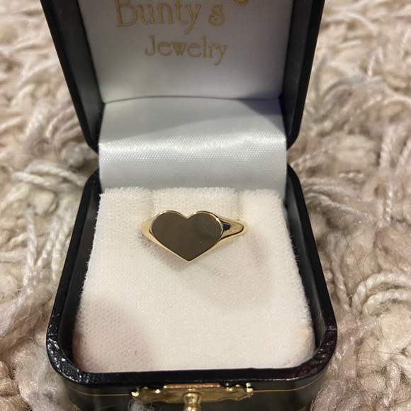 SIZE 7 Rings - Picture 2 of 5